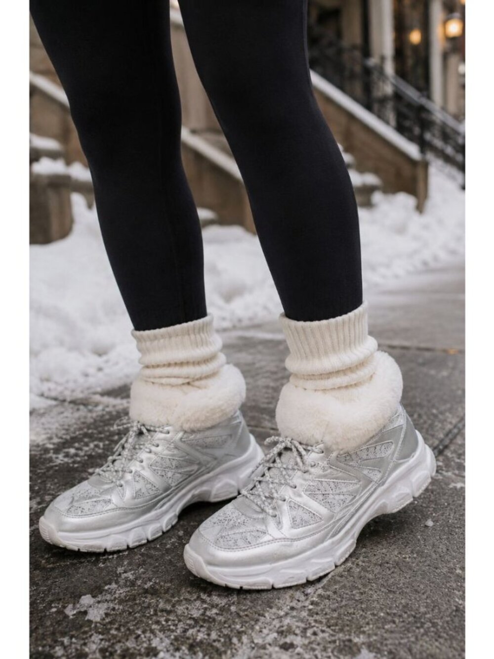 Sketchers Silver Fur Trim White Winter Snow Boots Size 7.5 Y2K Snow Bunny